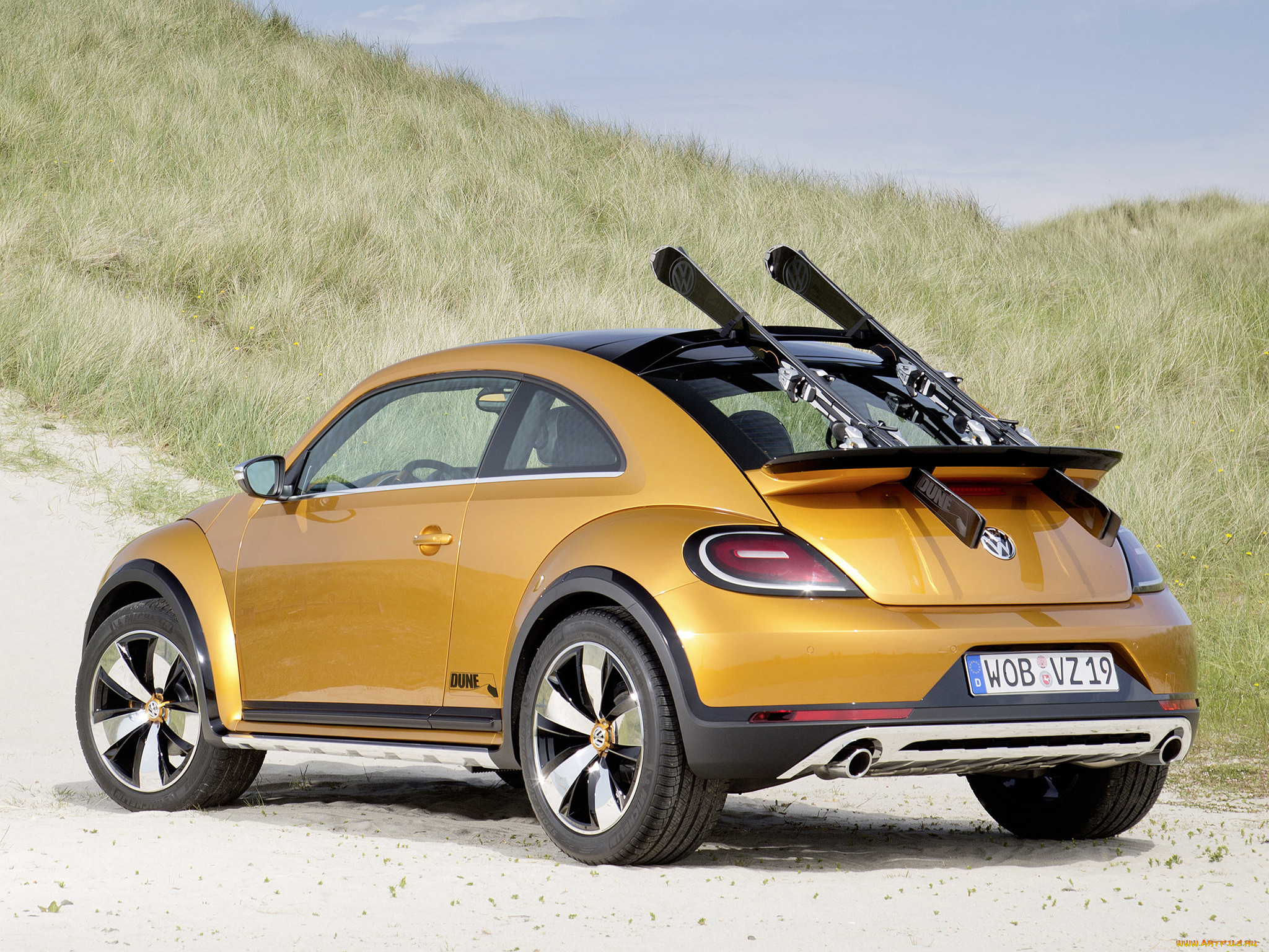 Фольксваген жук новый. Фольксваген Beetle Dune. Volkswagen Beetle Dune Concept.. Фольксваген Жук Битл. Volkswagen New Beetle 2014.